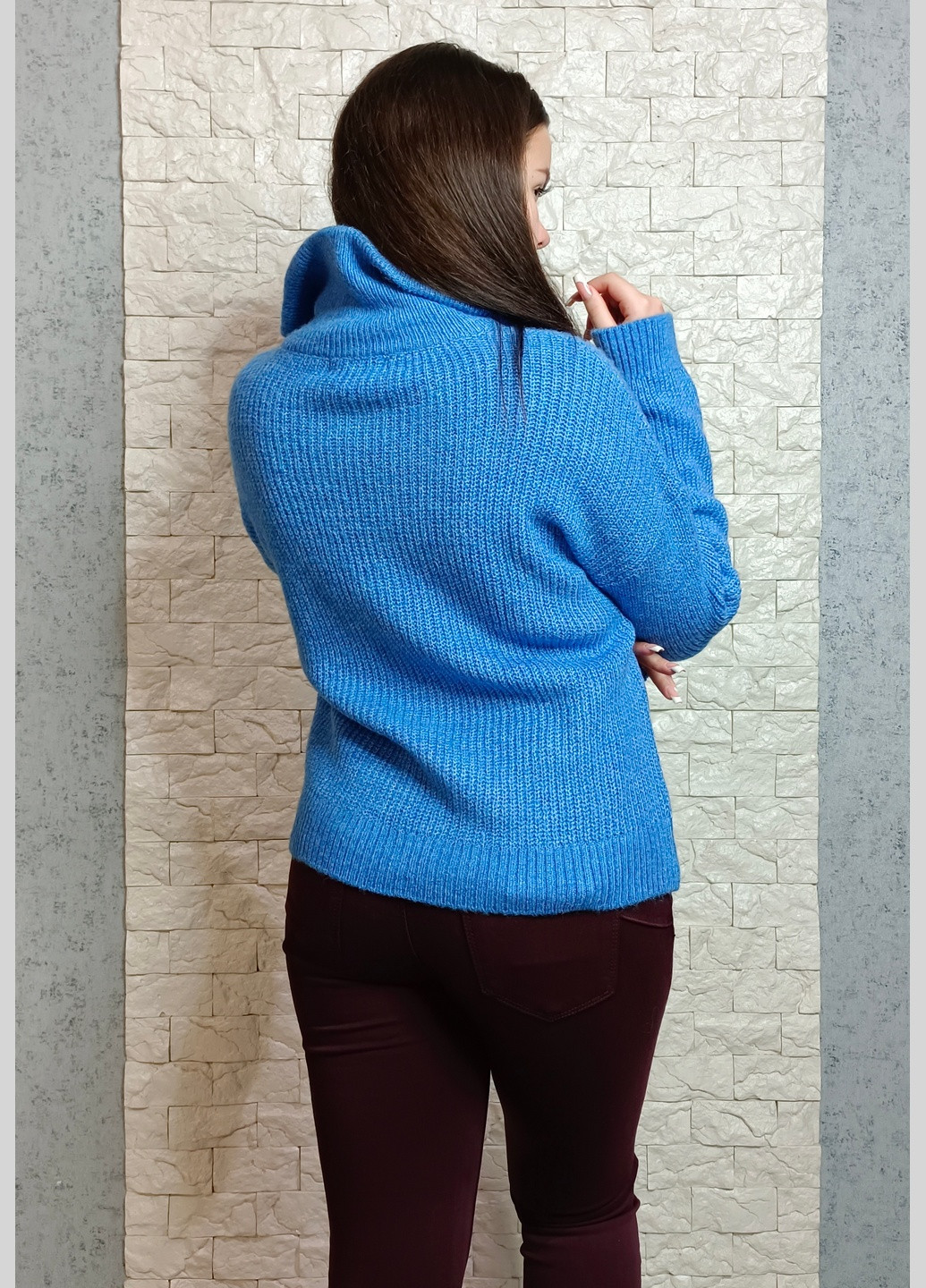 Блакитний зимовий светр Bisou