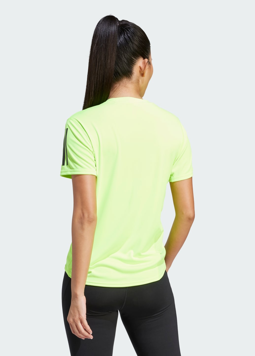 Зеленая всесезон футболка own the run adidas