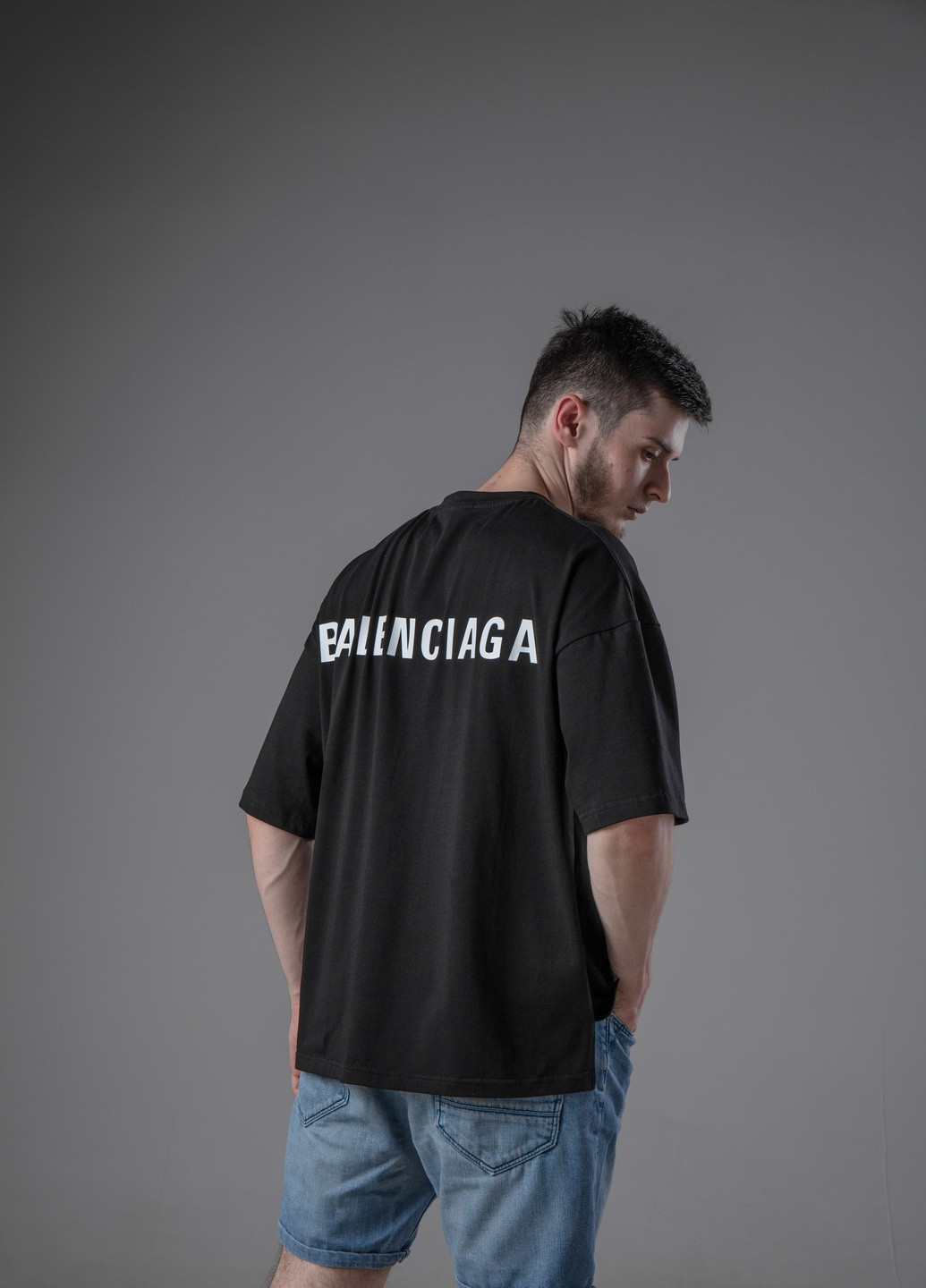 Черная стильна оверсайз футболка з лого balenciaga с коротким рукавом Vakko