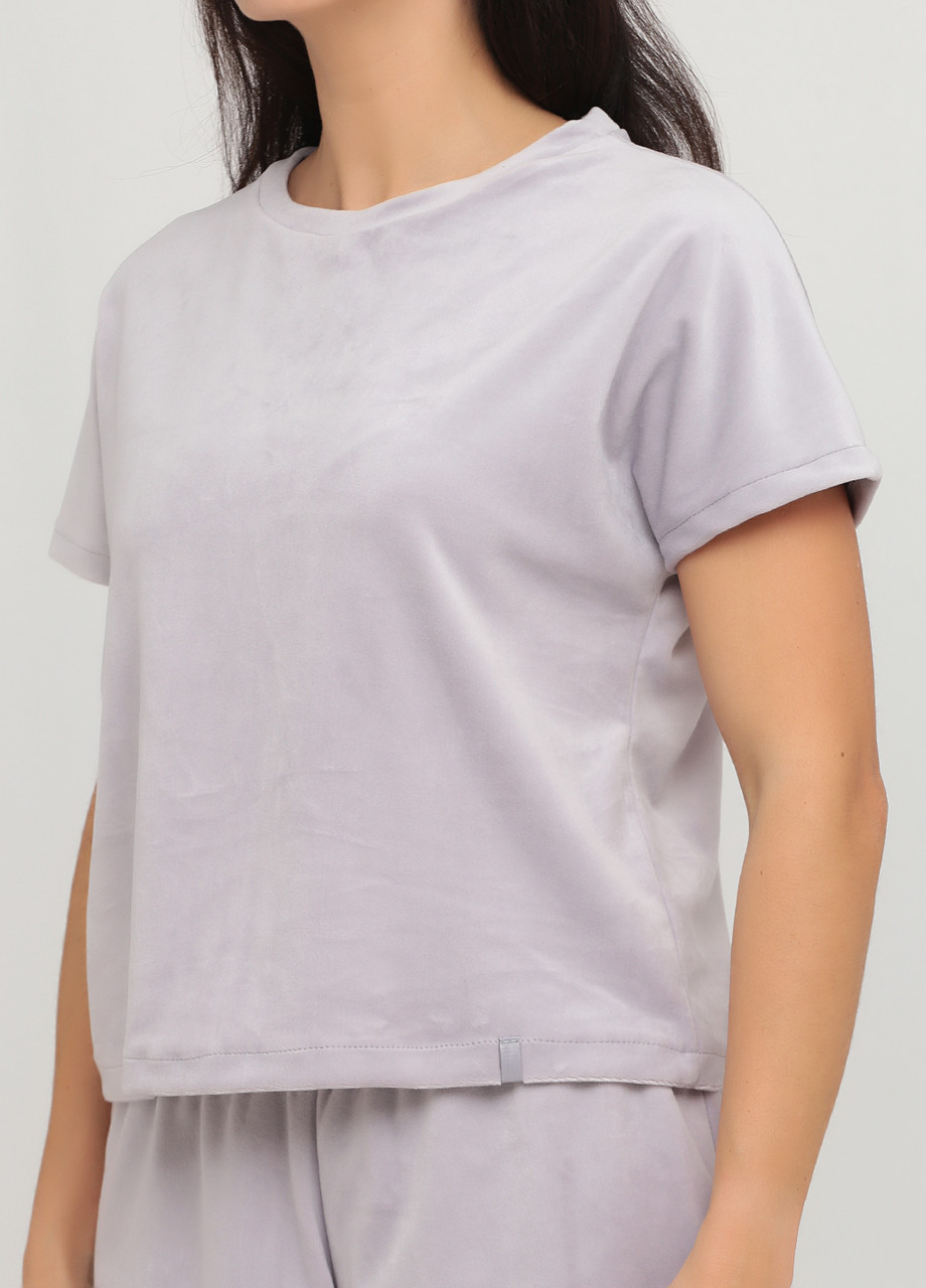 Светло-серая всесезон пижама женская велюровая футболка с шортами светло-серый Maybel