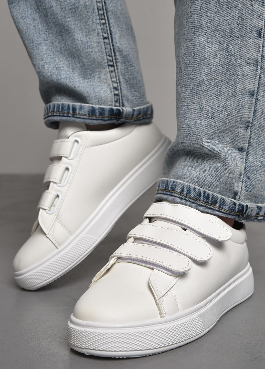 Білі осінні кросівки жіночі білого кольору на ліпучці Let's Shop