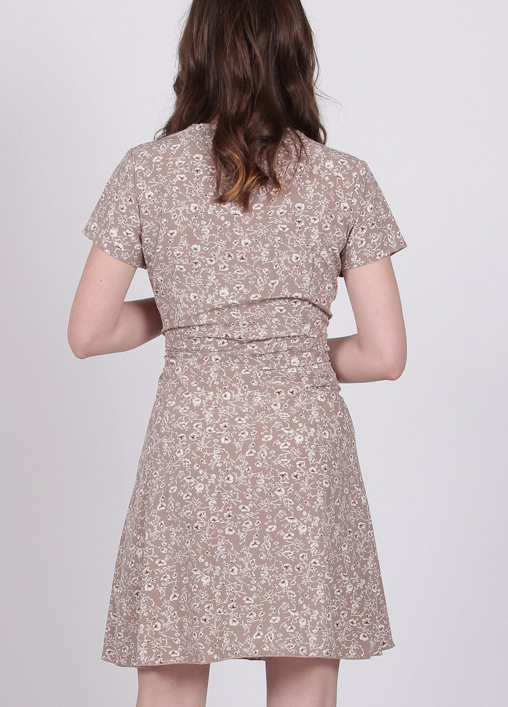 Світло-коричнева кежуал сукня жіноча 120 білий софт капучино Актуаль