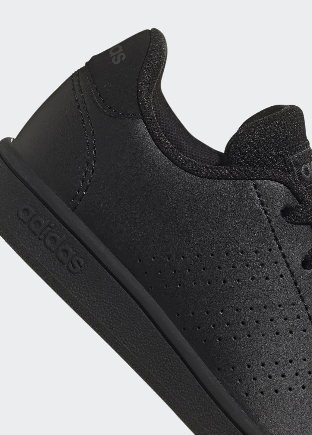 Черные кроссовки advantage lifestyle court lace adidas
