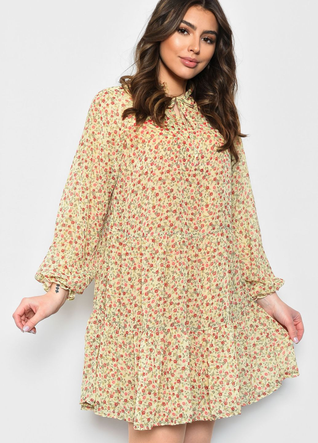 Салатовое кэжуал платье женское шифоновое светло-салатового цвета в цветочек баллон Let's Shop с цветочным принтом