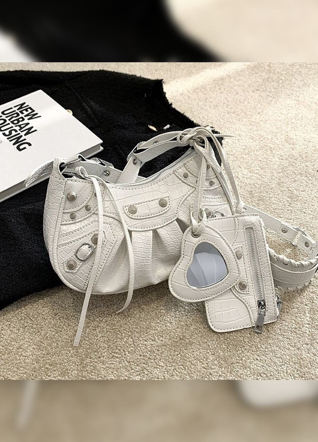 Женская сумка balenciaga 8821 кросс-боди рептилия белая No Brand (276775970)