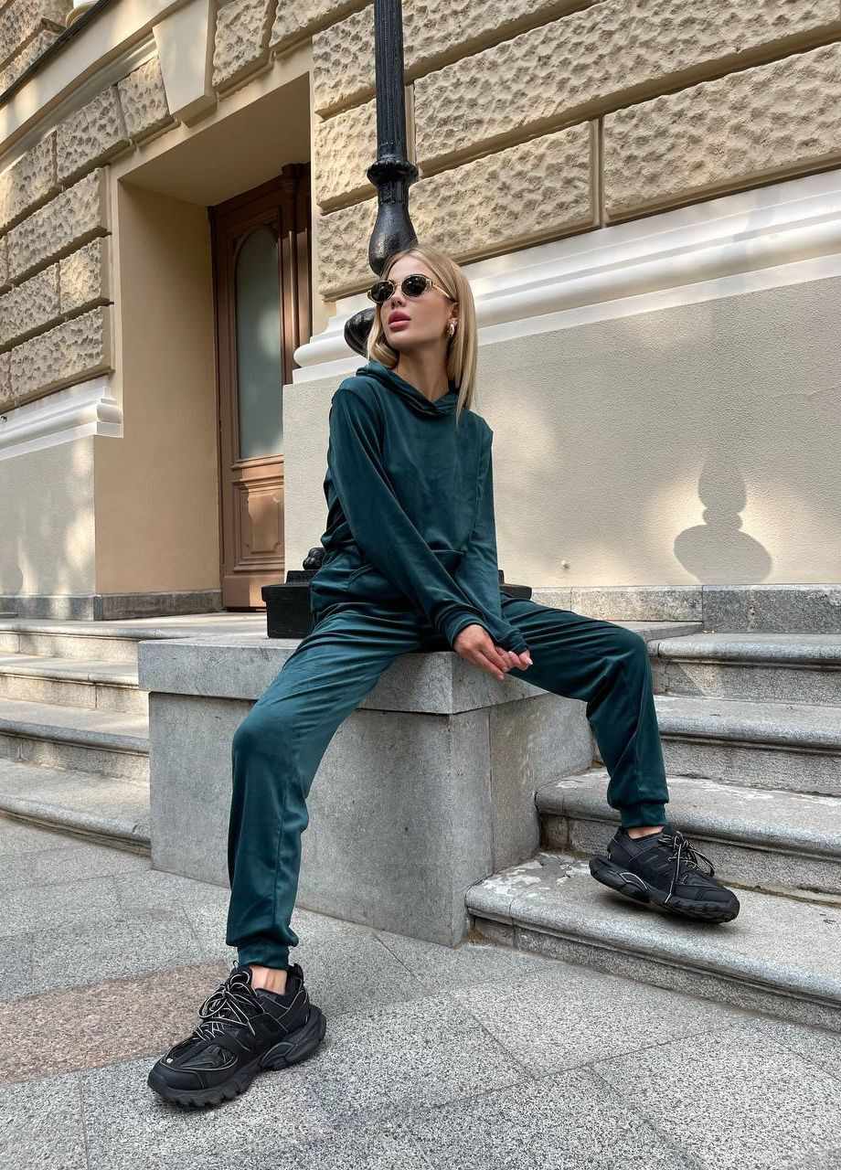 Жіночий спортивний костюм з велюру гарної якості No Brand (266700258)