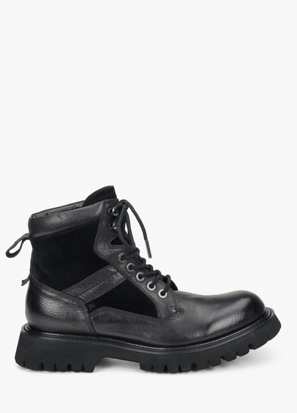 Черные ботинки Estro