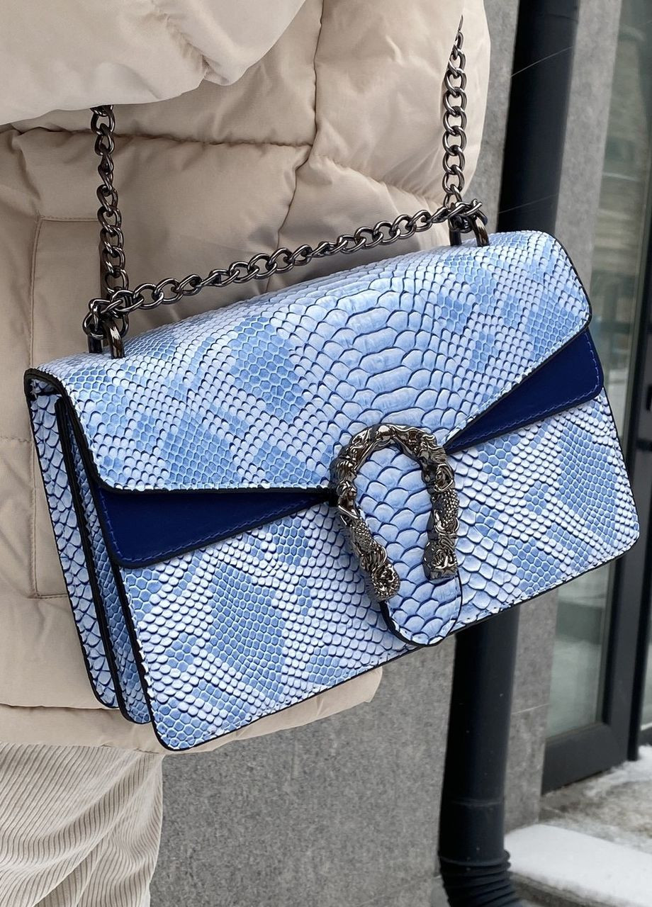 Жіноча класична сумка крос-боді рептилія з залізною підковою блакитна синя No Brand (276324209)