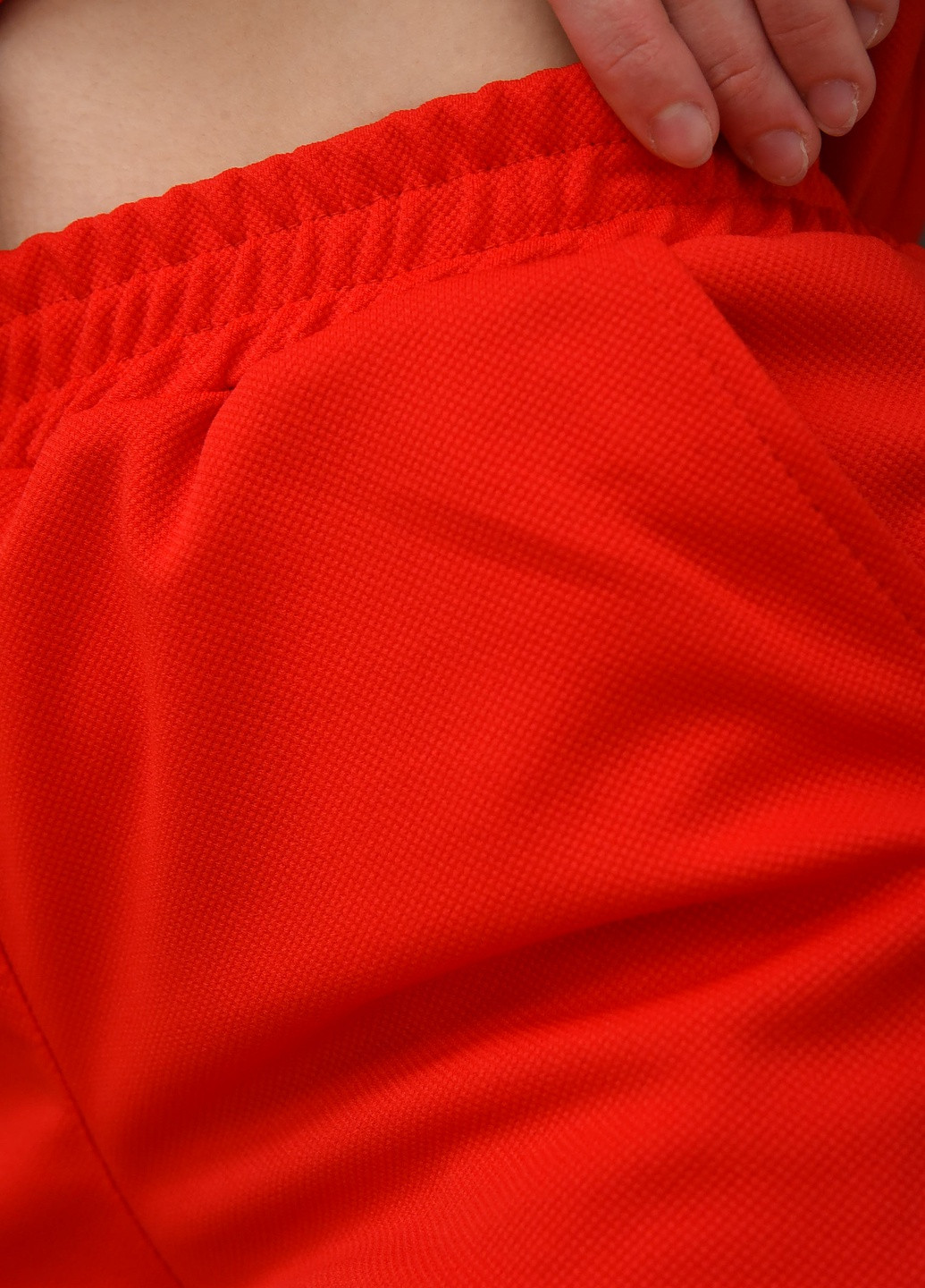 Женский спортивный костюм с ткани лакоста красного цвета Let's Shop (257659208)