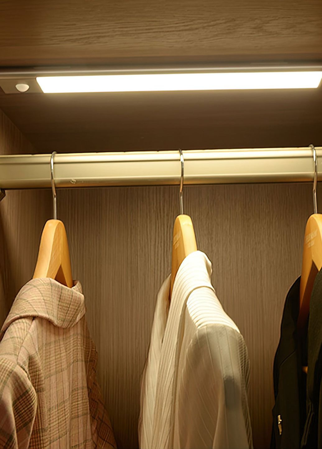 Світлодіодна лампа з акумулятором / led світильник з датчиком руху для кухні, ванної кімнати 40см 8798 Білий 65866 OnePro (268128368)