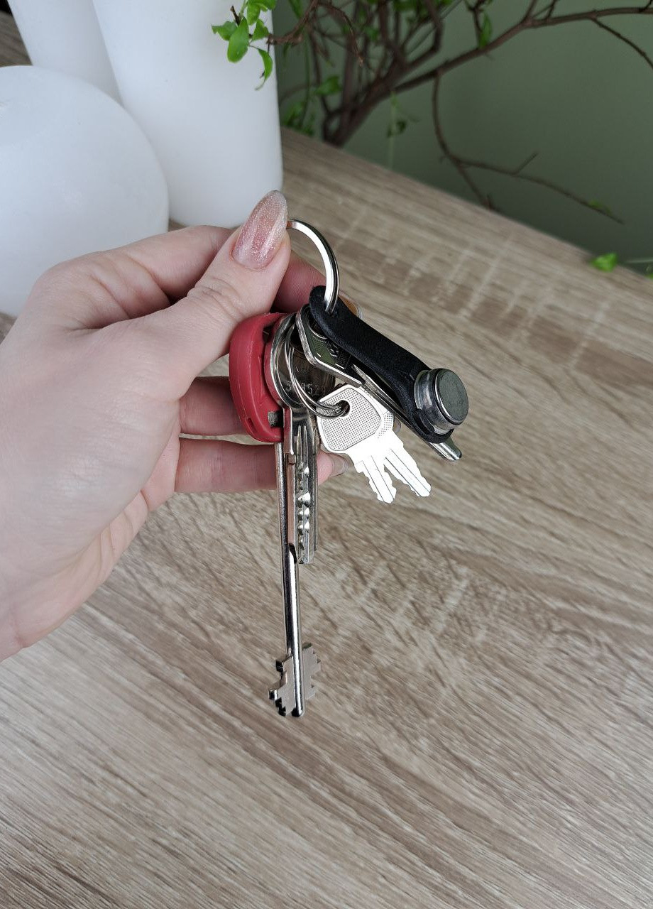 Ключница кожаная для обычных ключей на змейке с карабином VI&VA (258996243)