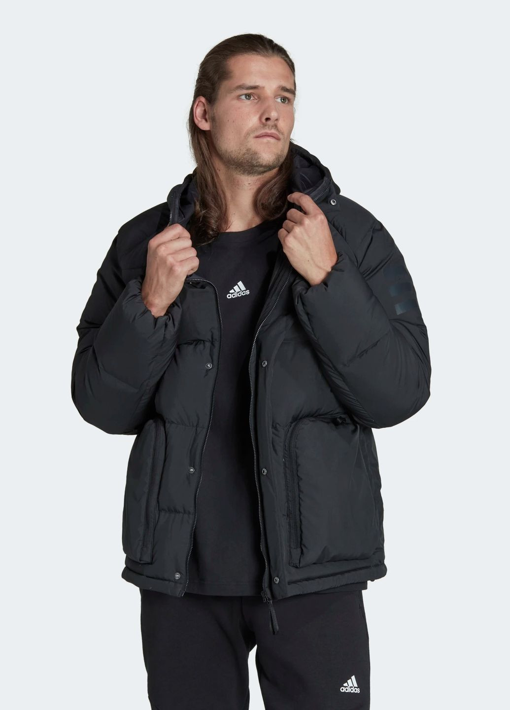 Чорна чоловіча пухова куртка з капюшоном adidas Utilitas