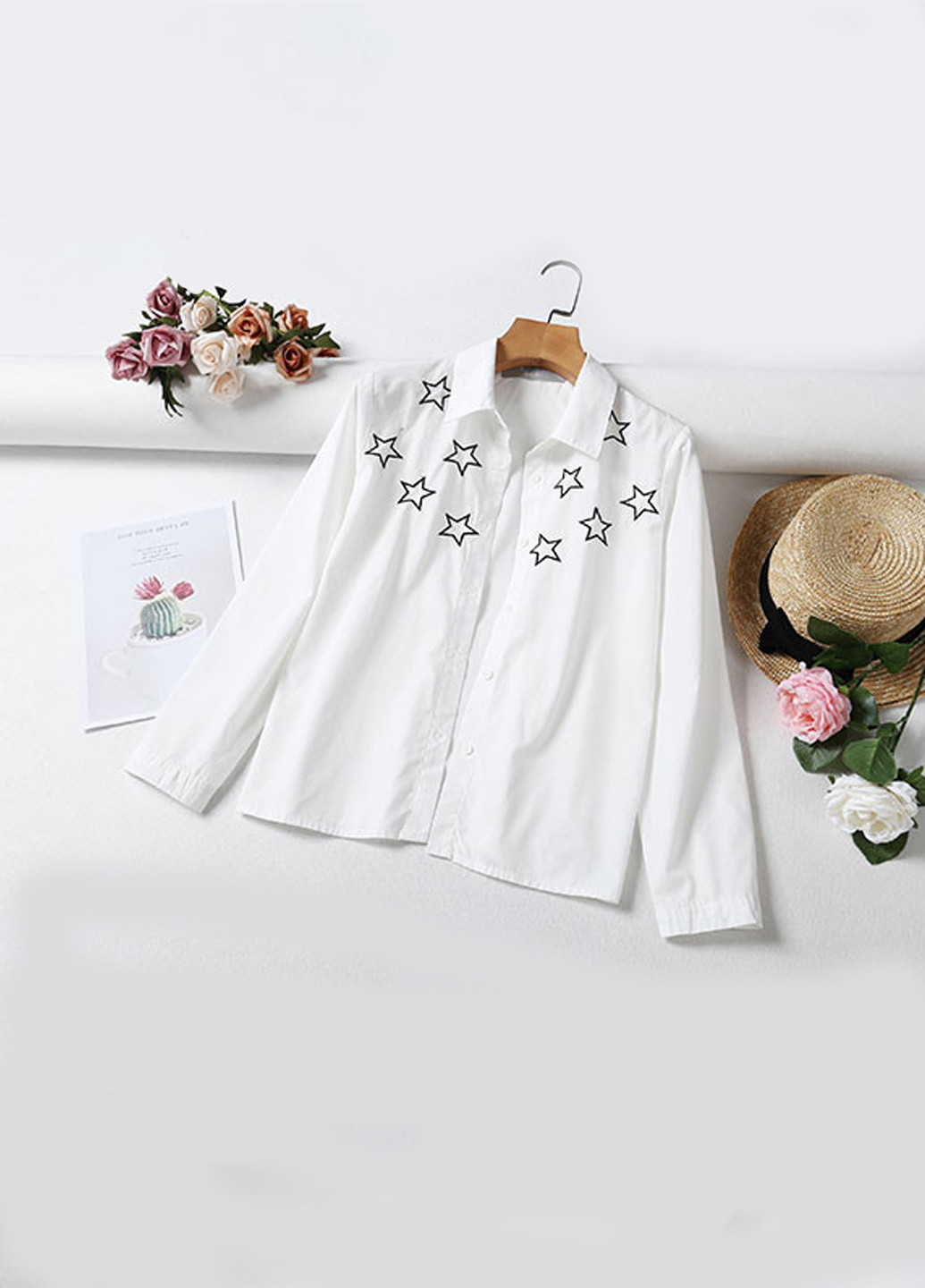 Белая женская блуза с вышивкой stars FS