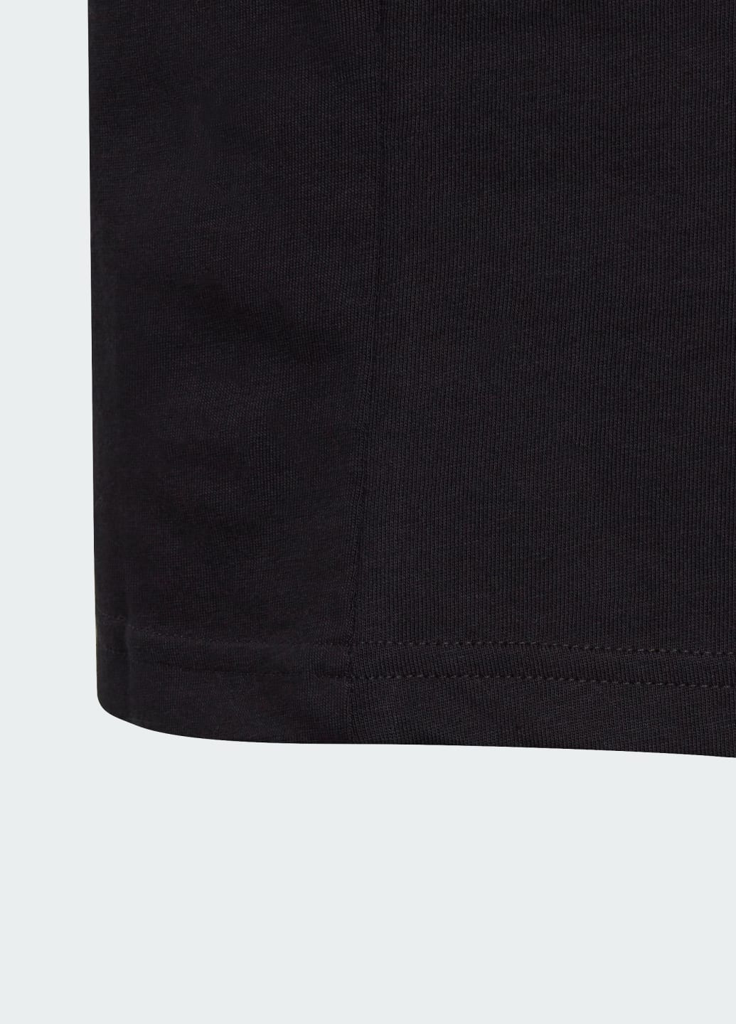 Чорна демісезонна футболка essentials small logo cotton adidas