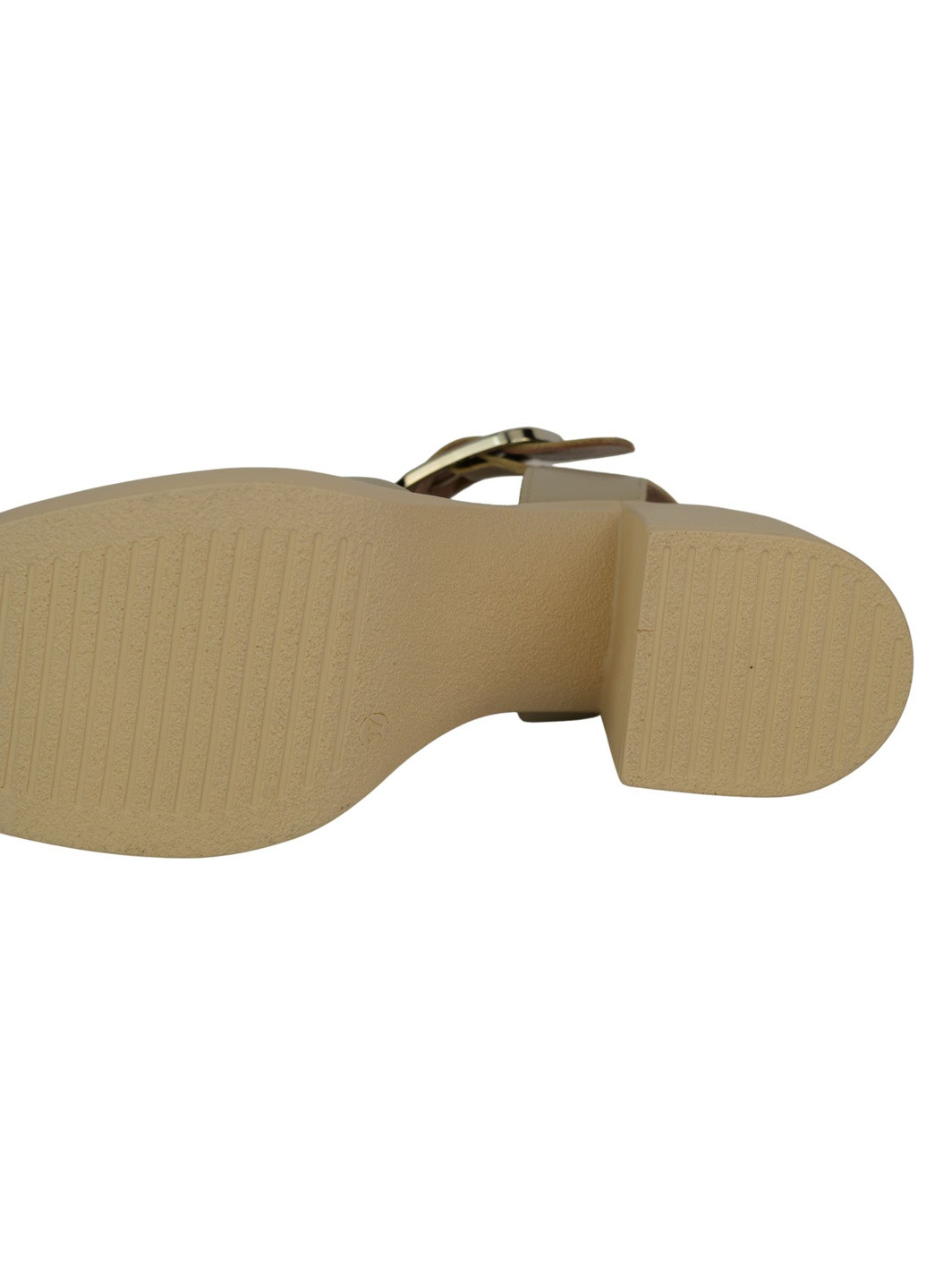 Бежевые босоножки на каблуке бежевые кожа Lottini с ремешком