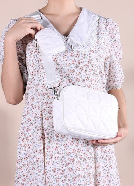 Жіноча класична сумочка стьобана крос-боді з гаманцем T-149 біла No Brand (259365518)