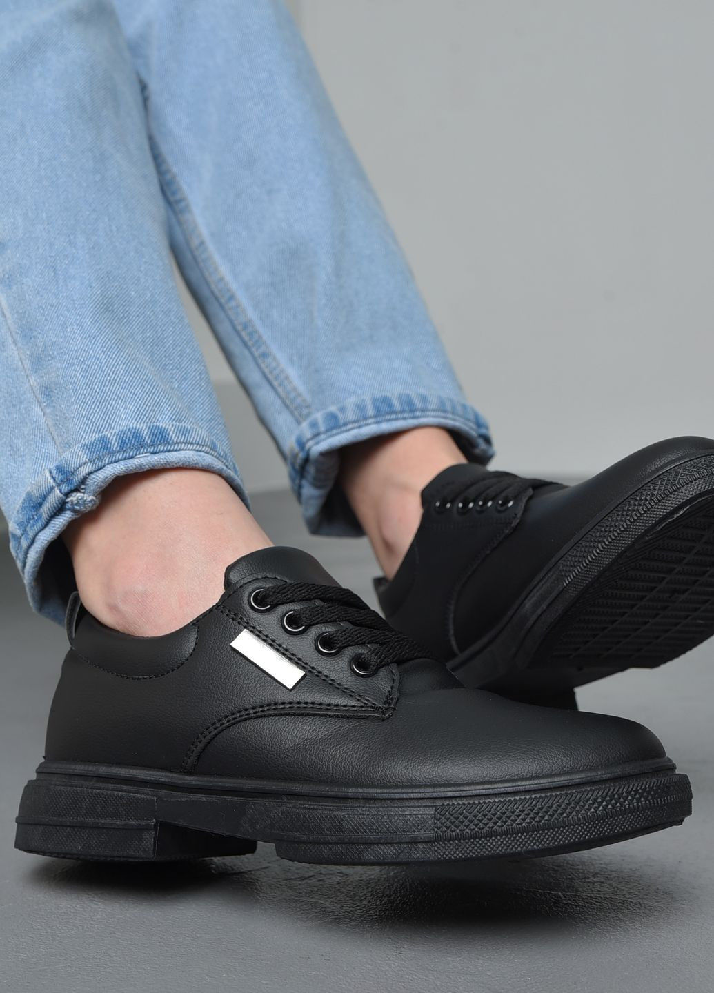 Туфлі жіночі чорного кольору на шнурівці Let's Shop (275646291)