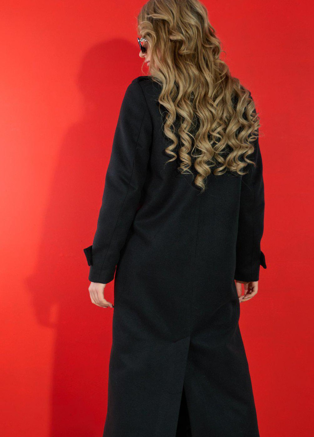 Чорне Жіночий верхній одяг Лаконічне пальто з гарною фурнітурою (5646) Lemanta