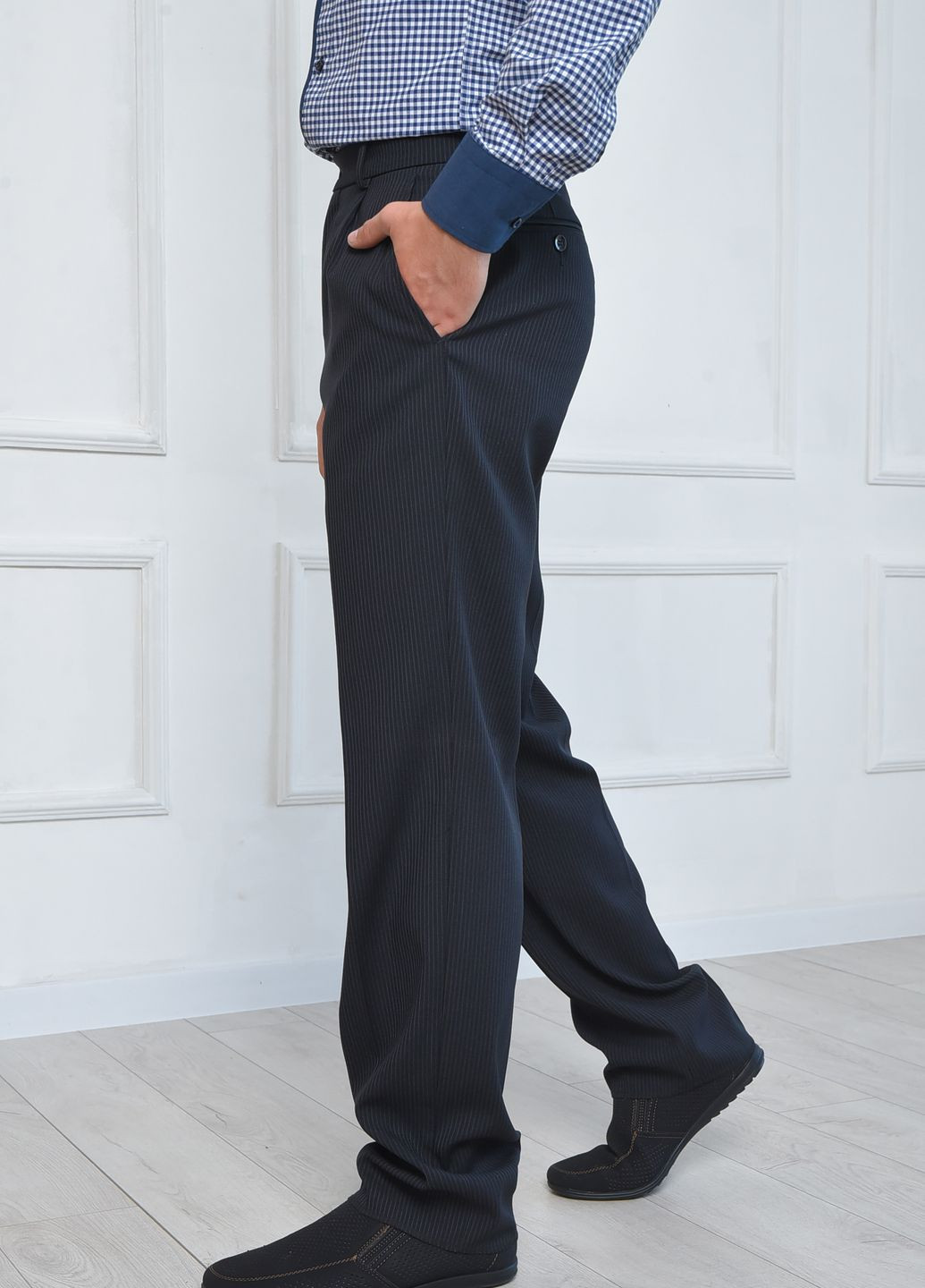 Черные демисезонные прямые штаны мужские черного цвета размер 42 Let's Shop
