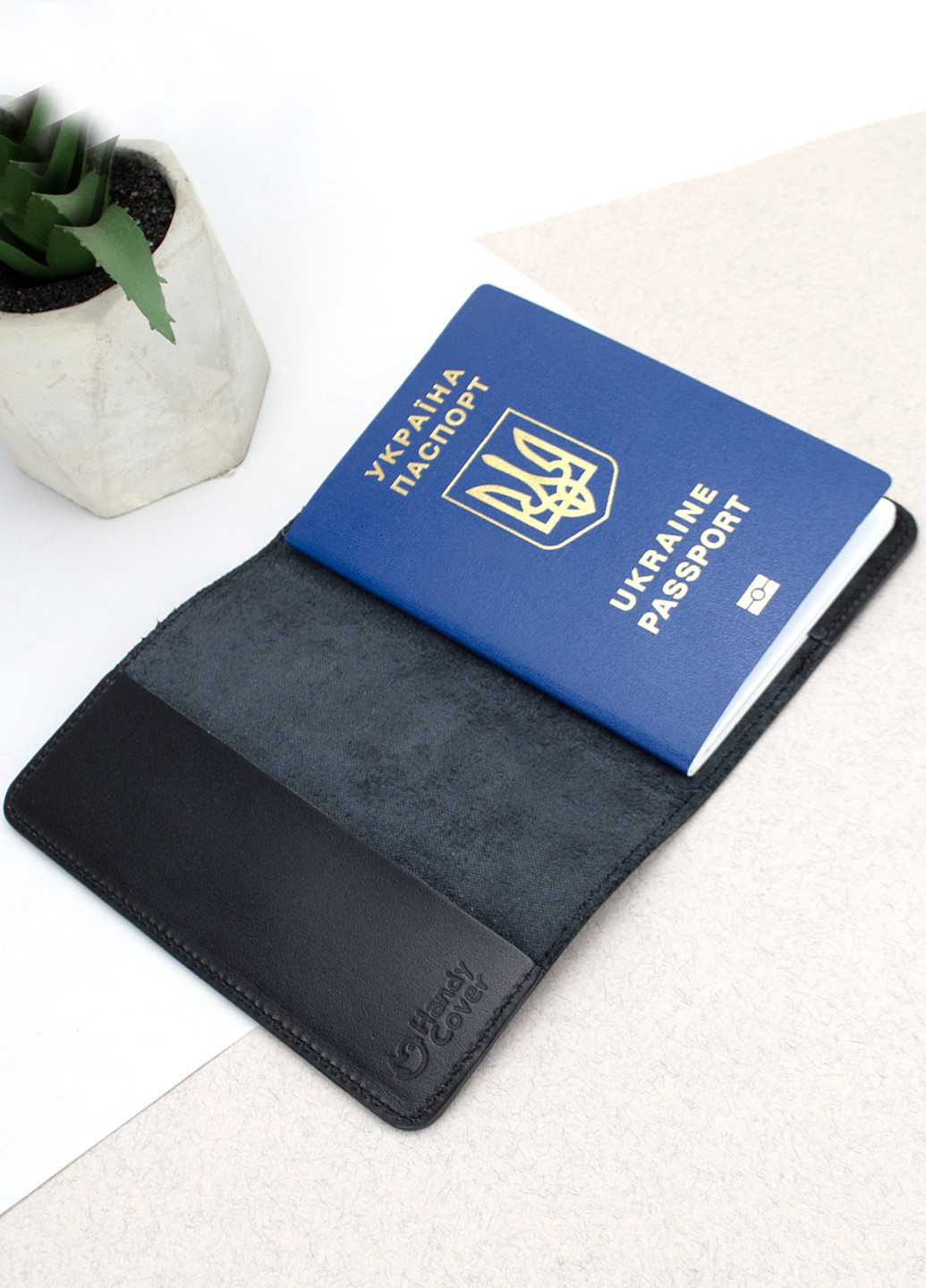 Подарочный мужской набор №75: портмоне + обложка на паспорт (черный глянцевый) HandyCover (264032106)