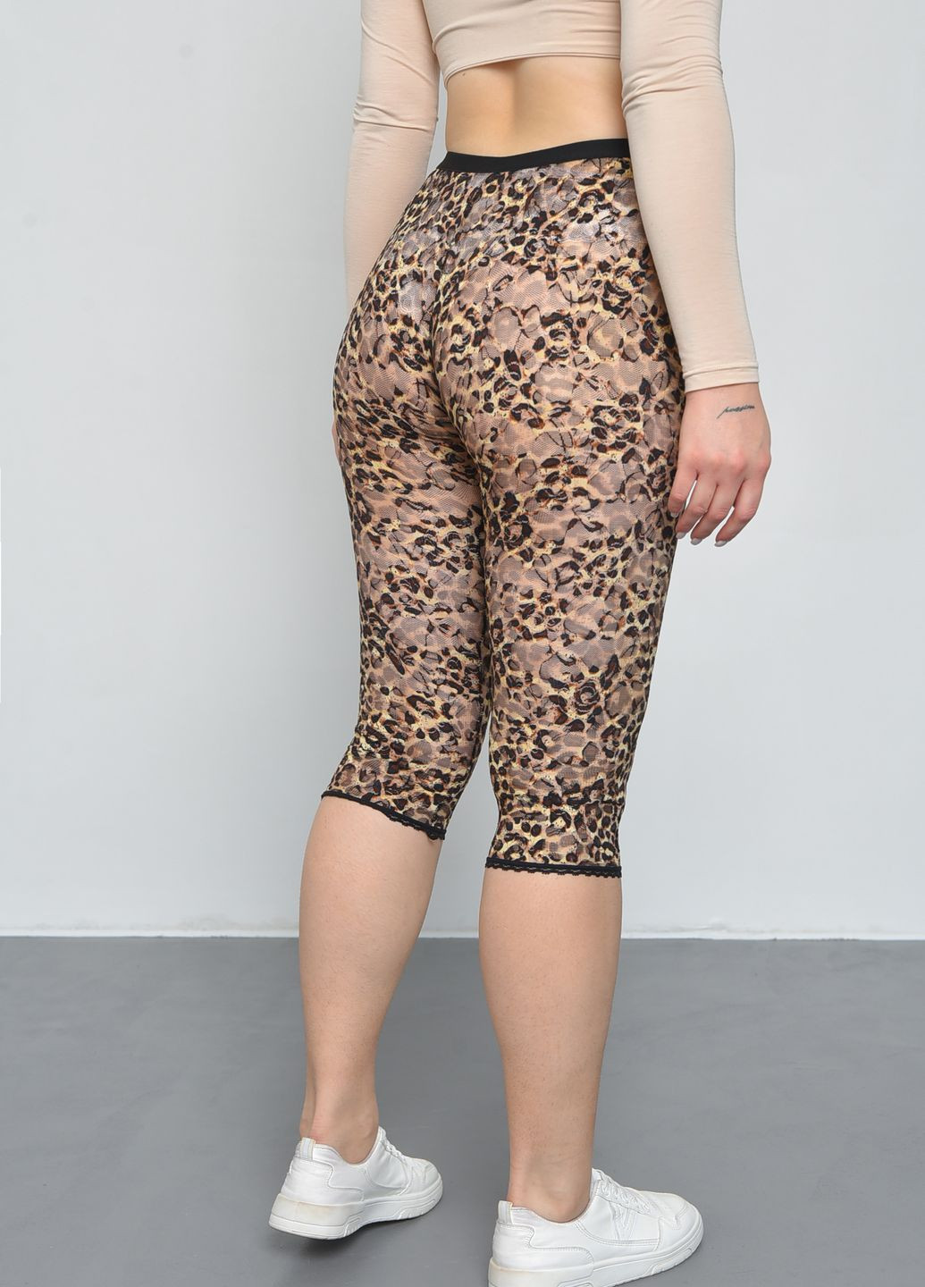 Бриджи женские гипюровые леопардового цвета размер 44 Let's Shop (268738441)