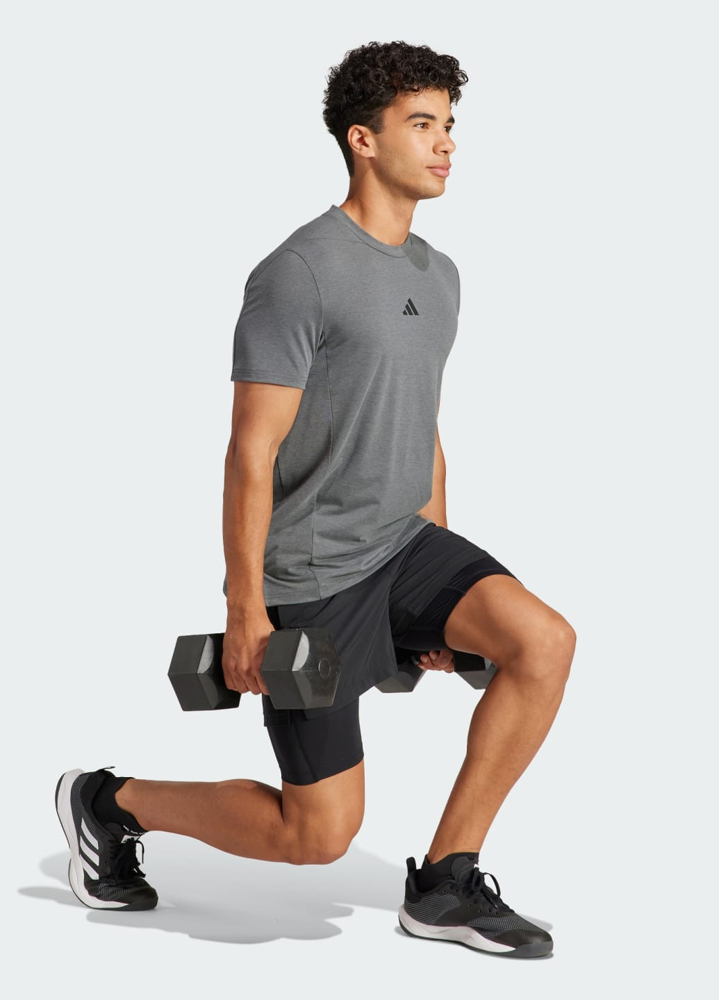 Серая футболка designed for training workout adidas