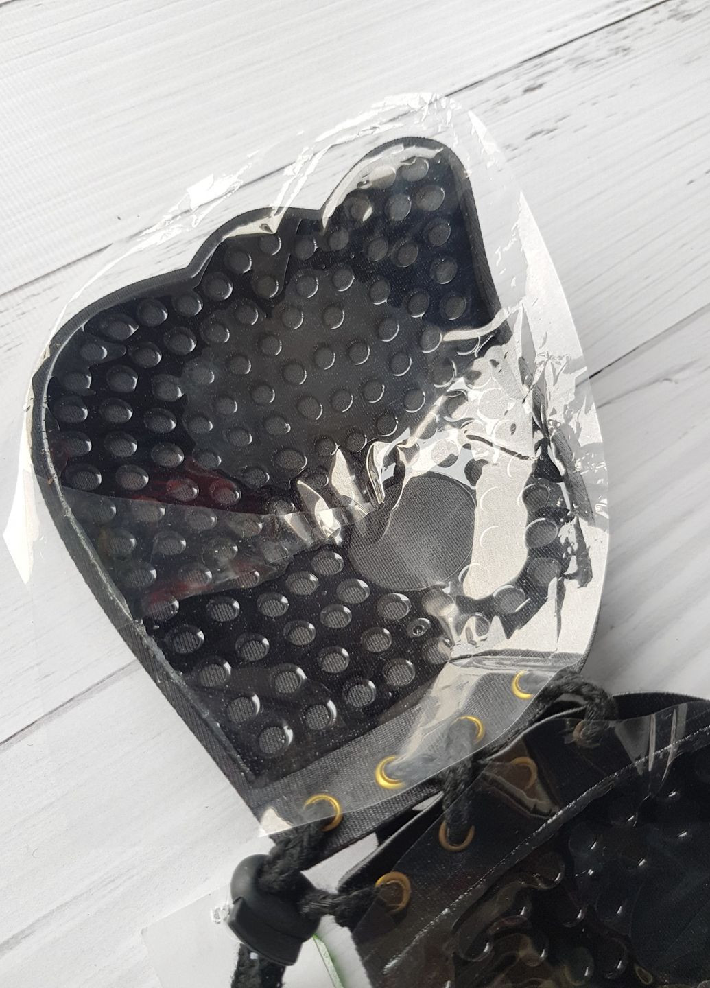 Чёрный бюстгальтер-невидимка fly bra черный на шнуровке с чашками бабочка G&N