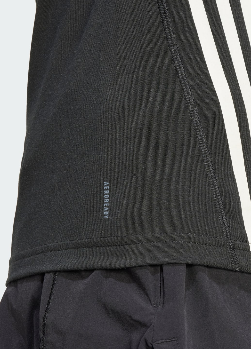 Чорна всесезон футболка trainicons wrapping 3-stripes adidas