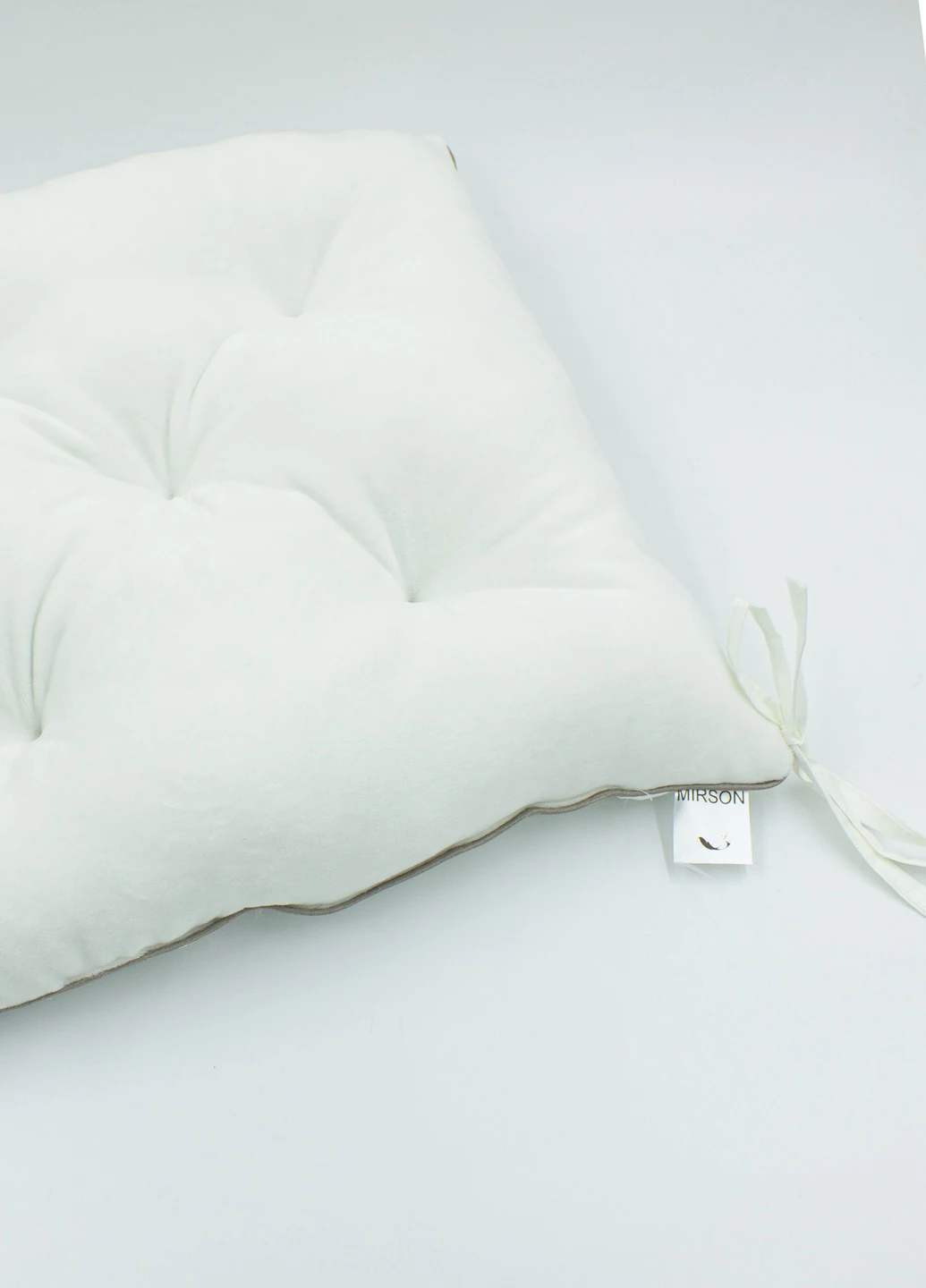 Подушка для стільця 28-0001 White Velvet 50х50 (2200006275718) Mirson (258821019)