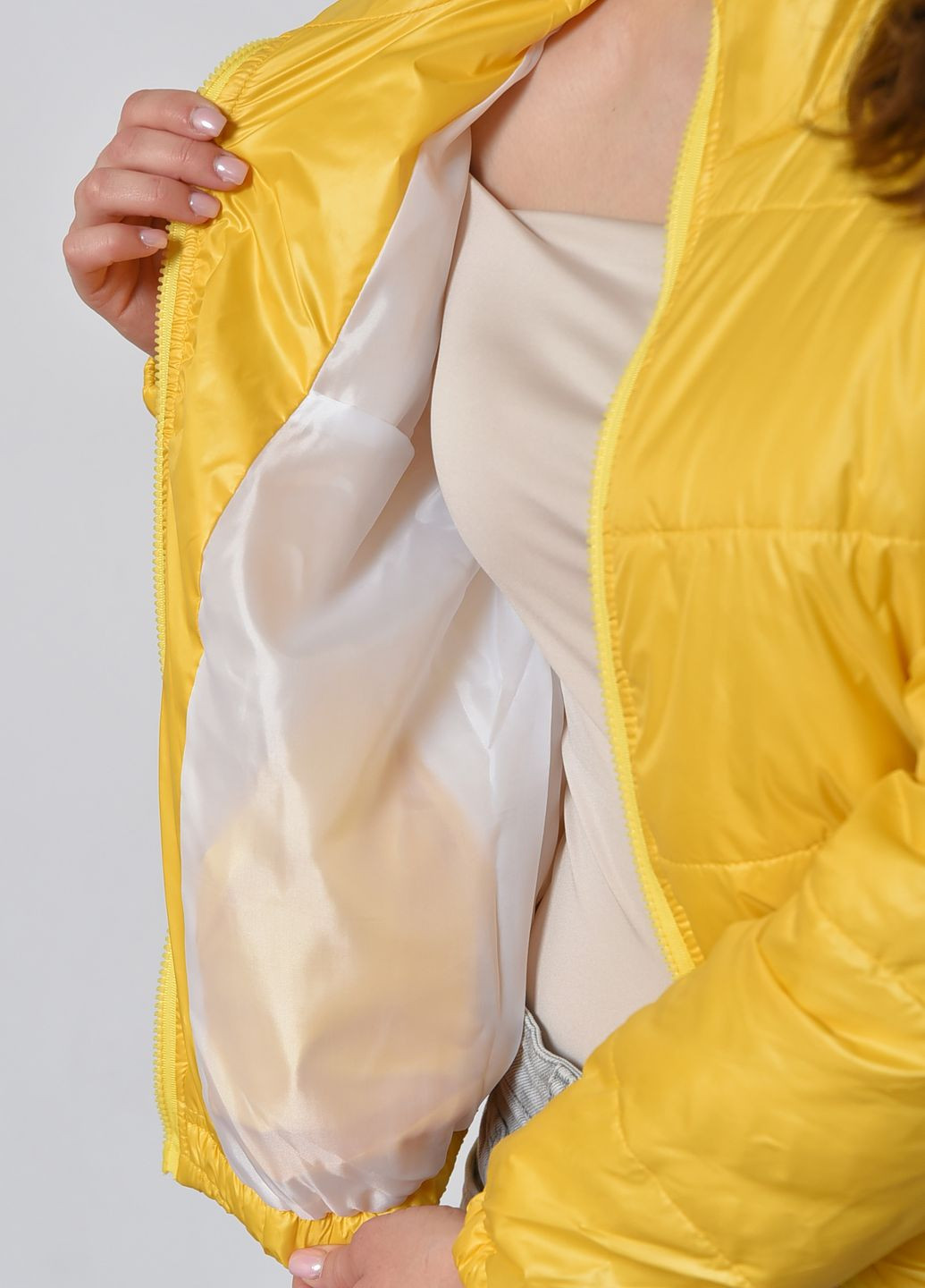 Желтая демисезонная куртка женская желтого цвета Let's Shop