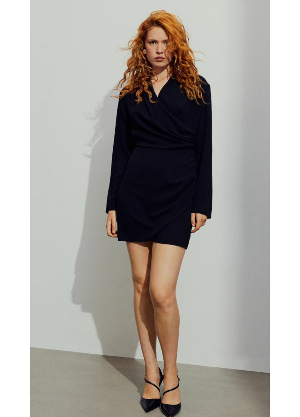 Чорна коктейльна жіноча сукня плісе з перехрестом н&м (56422) xs чорна H&M