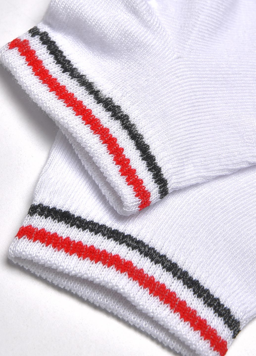 Носки мужские спортивные белого цвета размер 41-45 Let's Shop (278050284)