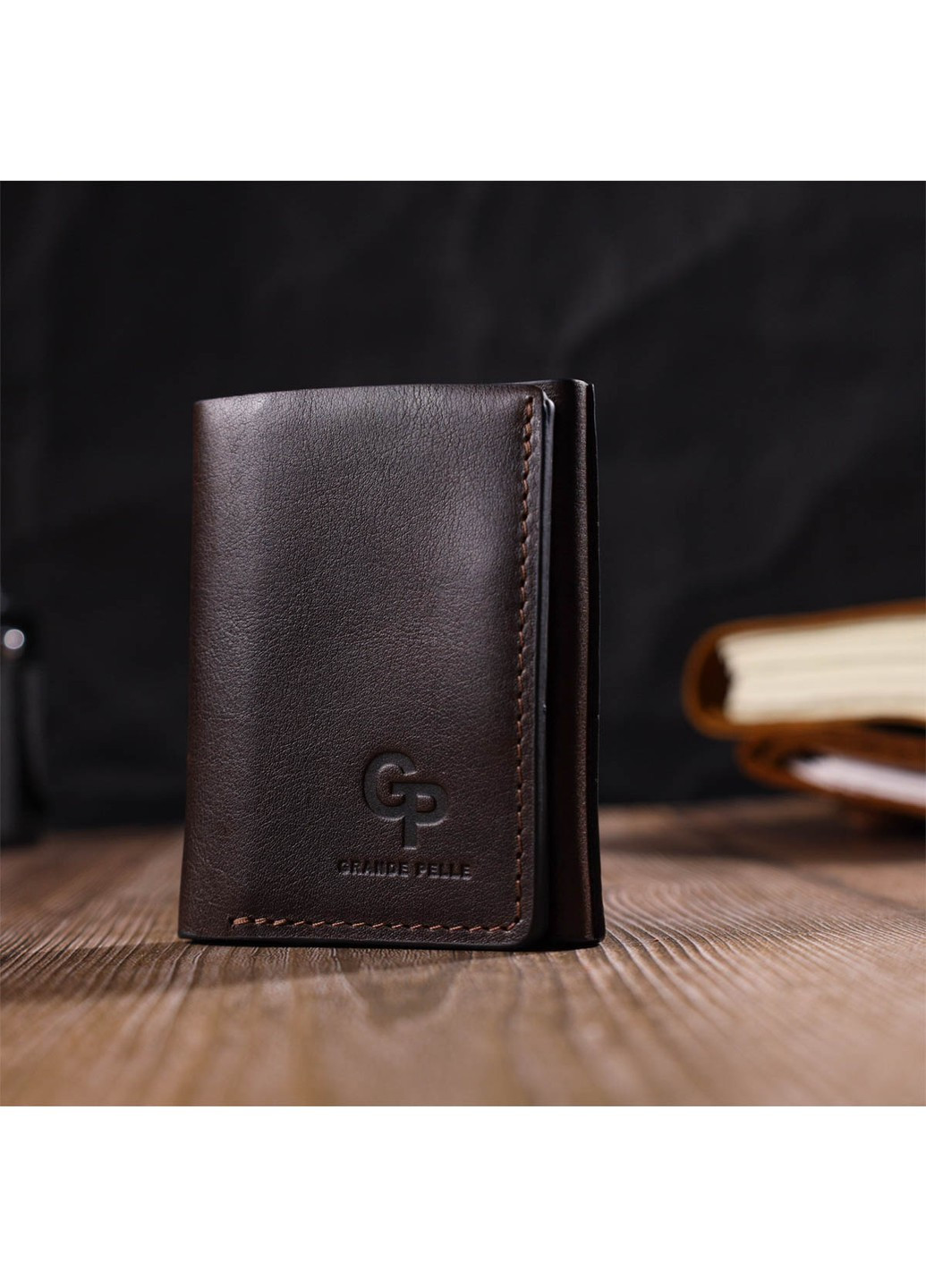 Зручний чоловічий гаманець у три складання 16787 Темно-коричневий Grande Pelle (260359855)