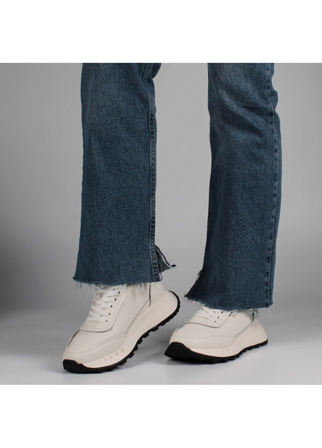 Білі осінні жіночі кросівки 198939 Lifexpert
