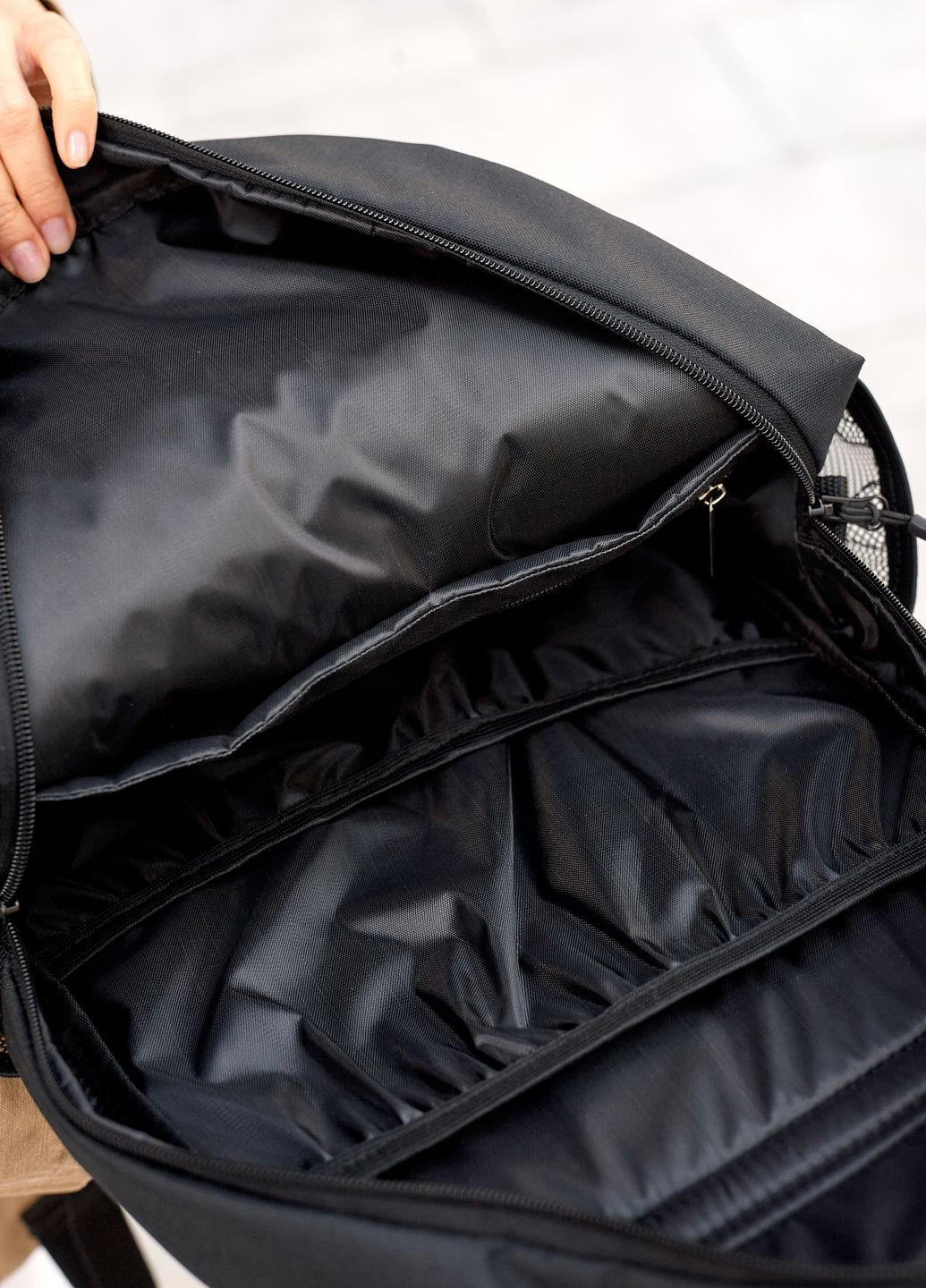 Жіночий рюкзак Brix PJT classic чорний поліестер Sambag (264202397)