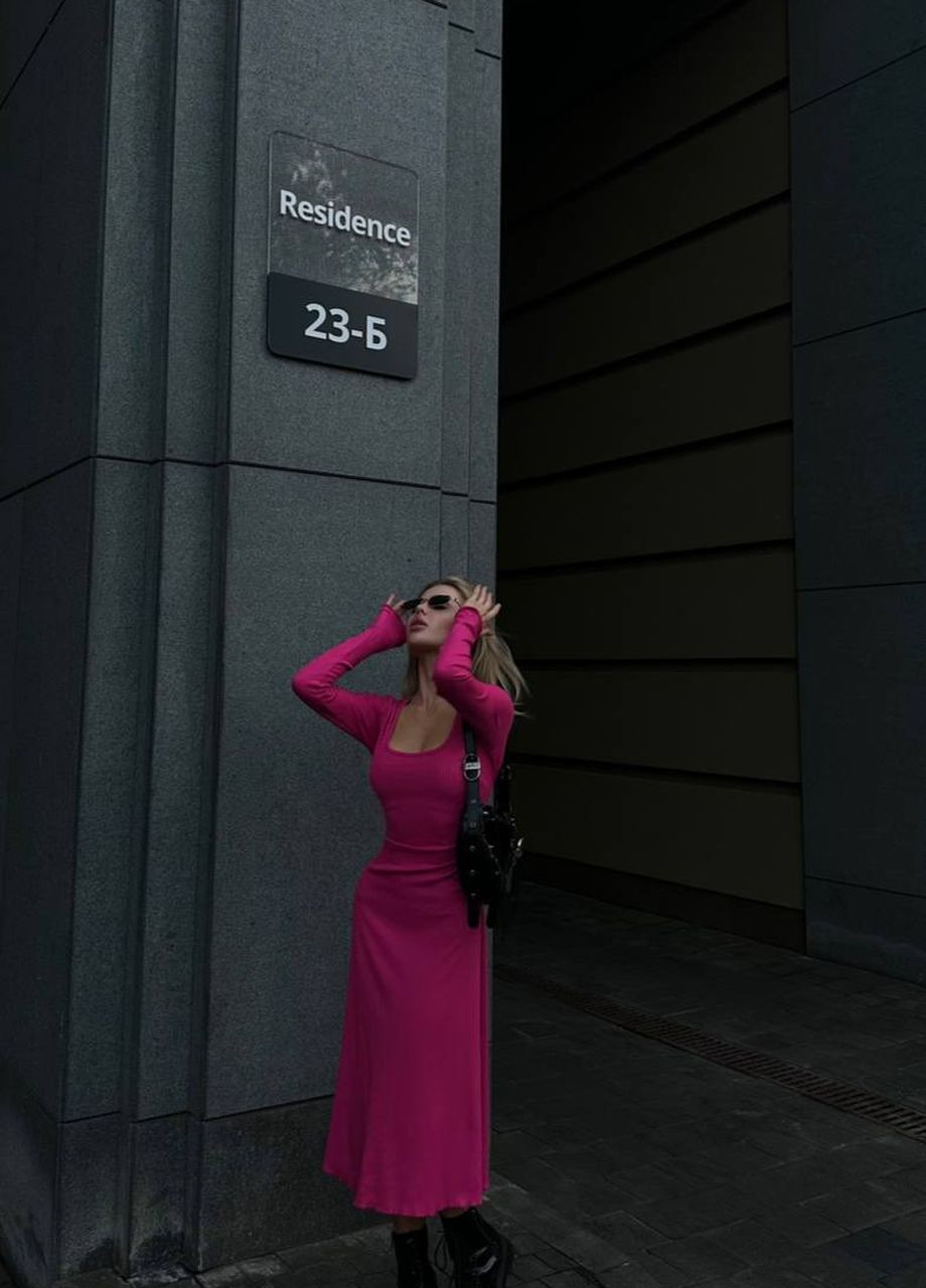 Розовое женское базовое трикотажное платье цвет малина р.42/46 446399 New Trend