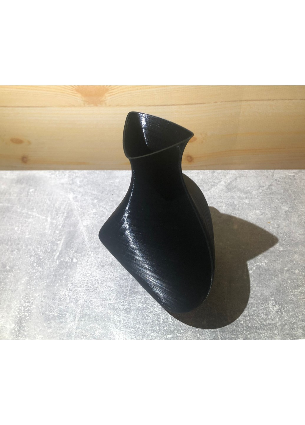 Фігурна декоративна тонкостінна ваза «Дельта» ЗаСвіт (261555067)