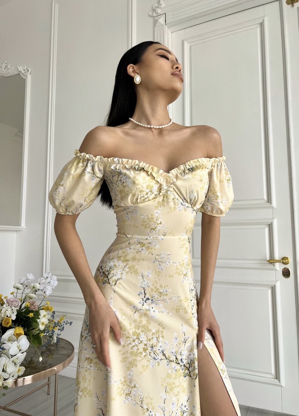 Желтое кэжуал платье Larionoff с цветочным принтом