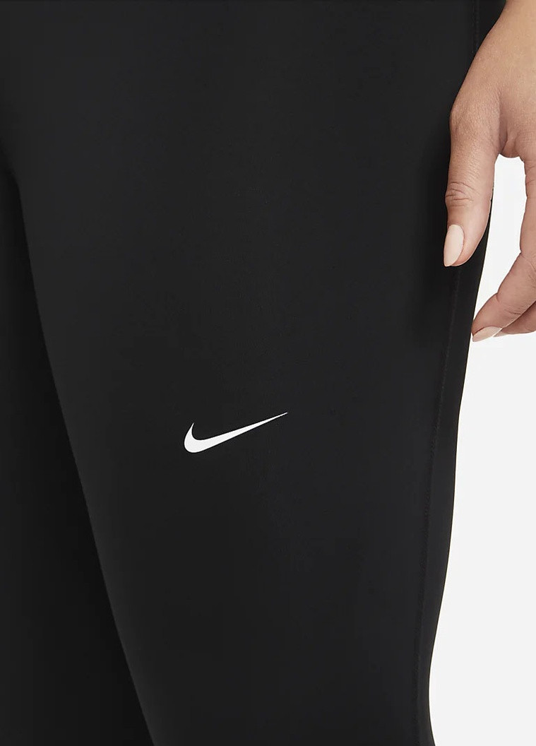 Черные леггинсы Nike