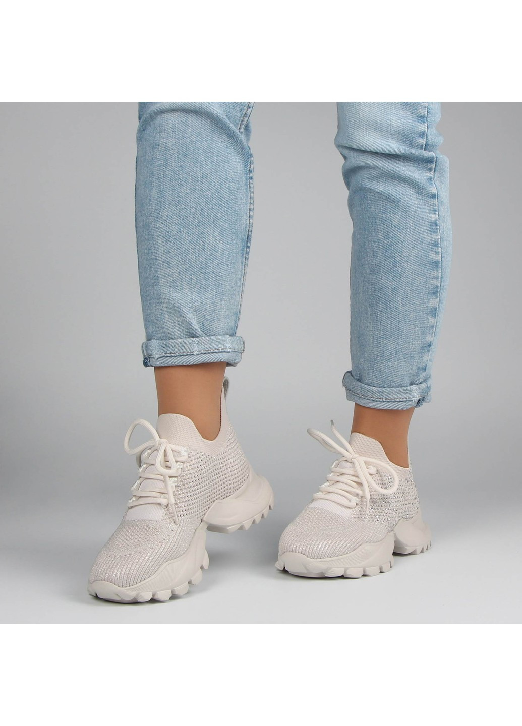 Белые демисезонные женские кроссовки 196821 Buts