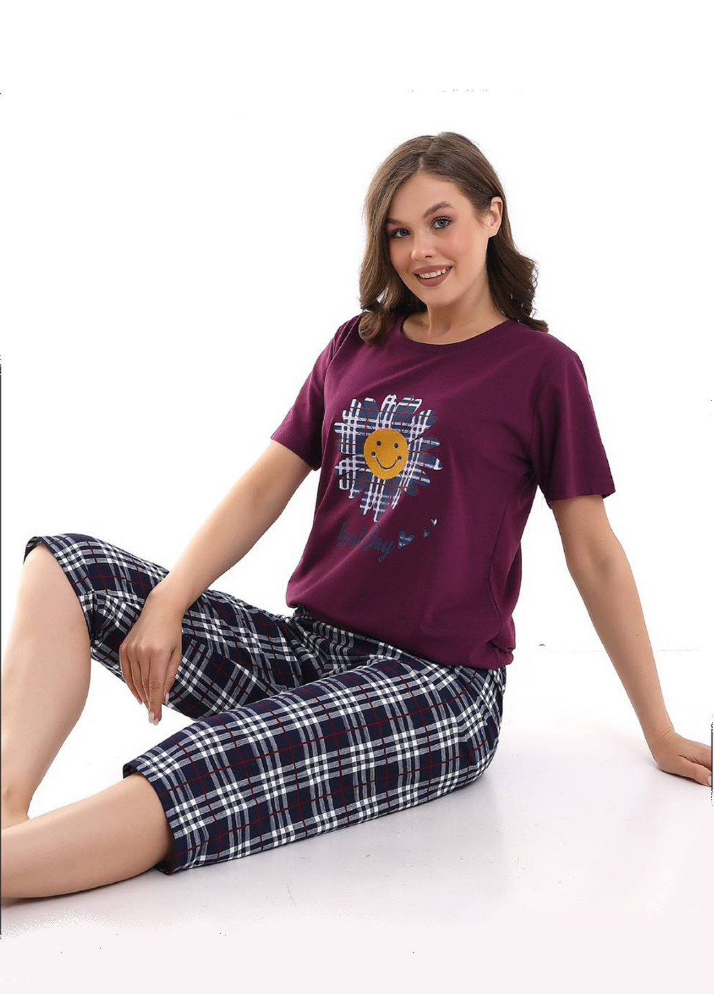 Бордова піжама домашній костюм футболка + капрі Mira