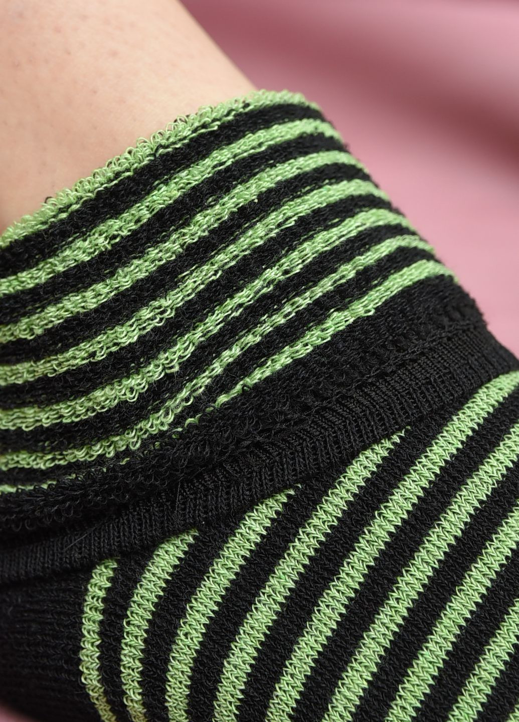 Шкарпетки махрові жіночі чорного кольору розмір 23-25(36-39) Let's Shop (271665145)