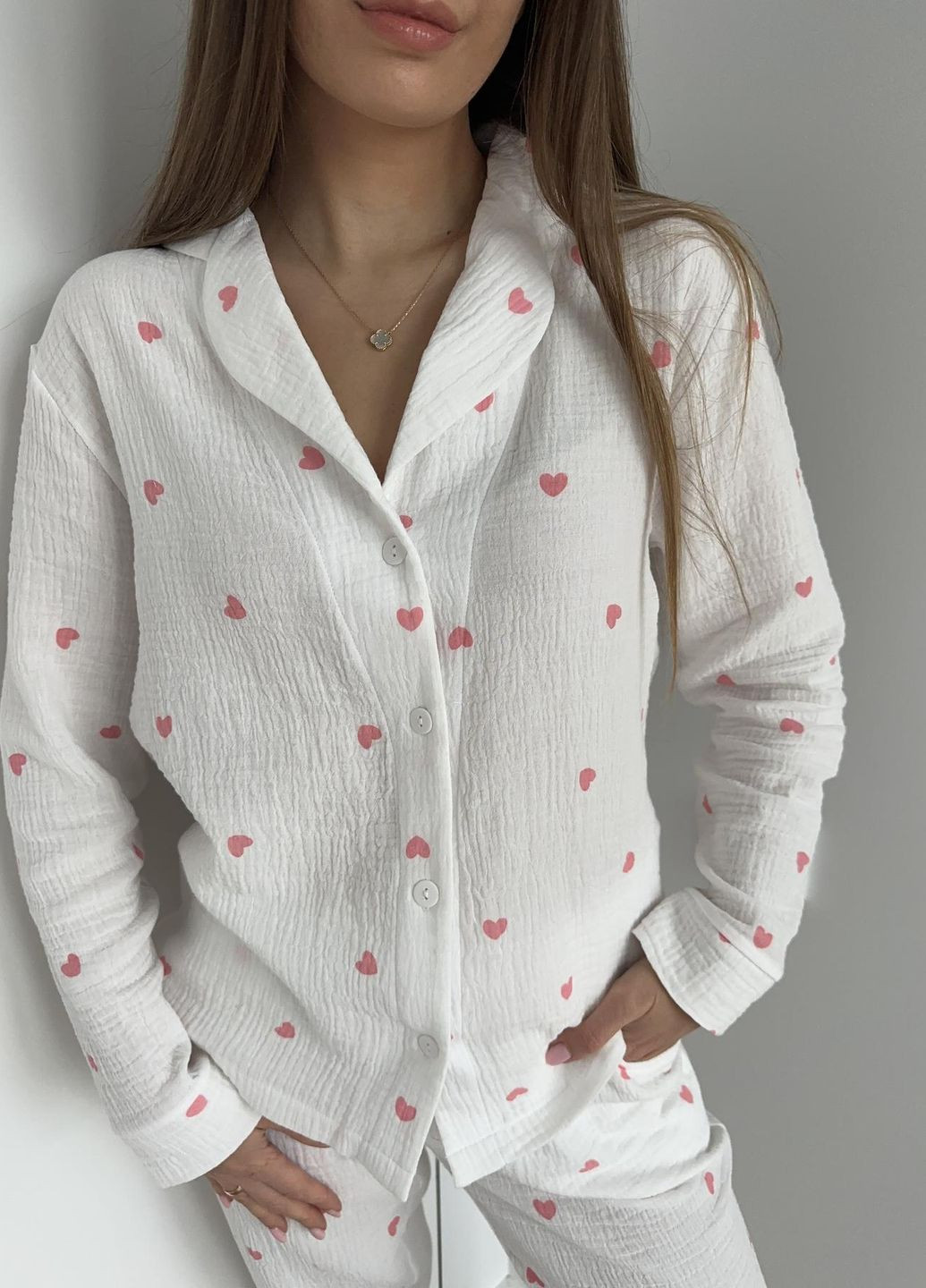 Белая всесезон мужская женская пижама, розовые сердца на белом рубашка + брюки Cosy
