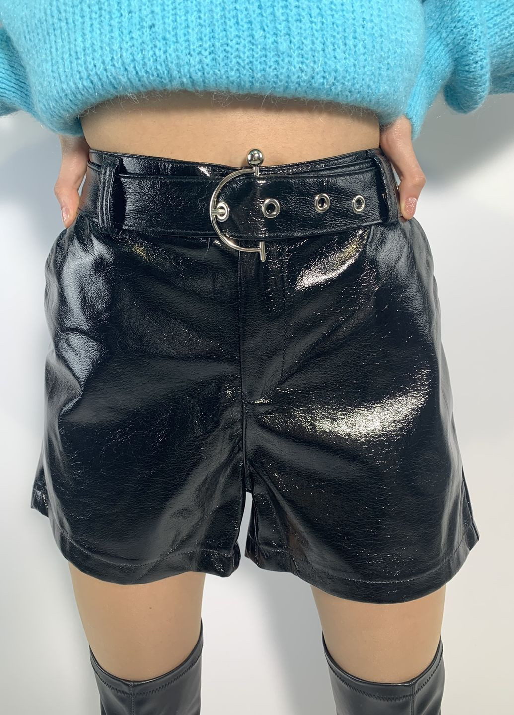 Шорты эко кожа, лаковые, чорного цвета Kor@Kor (269342056)