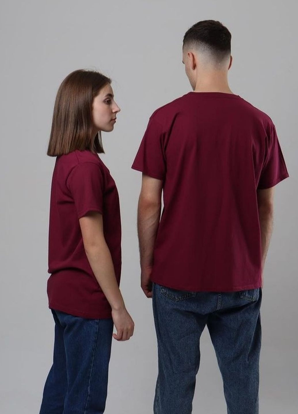 Бордовая базовая однотонная футболка бордового цвета с коротким рукавом No Brand