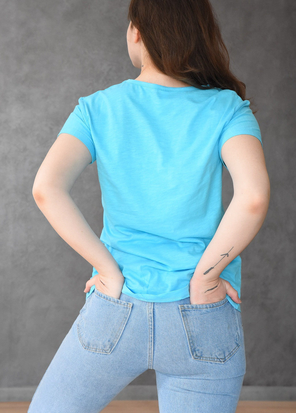Голубая летняя футболка женская голубого цвета Let's Shop