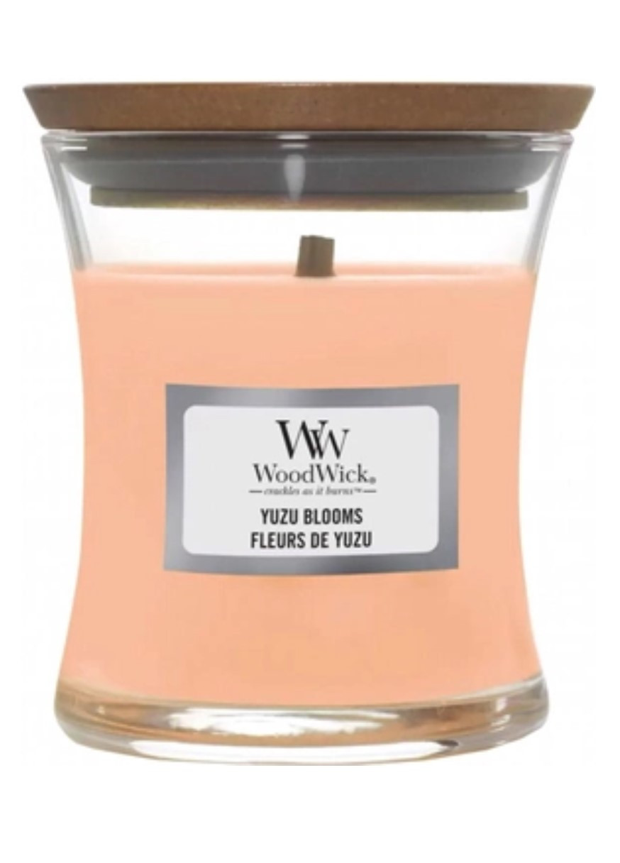 Ароматическая свеча с нежными цветочными нотами Mini Yuzu Blooms WoodWick (268133714)