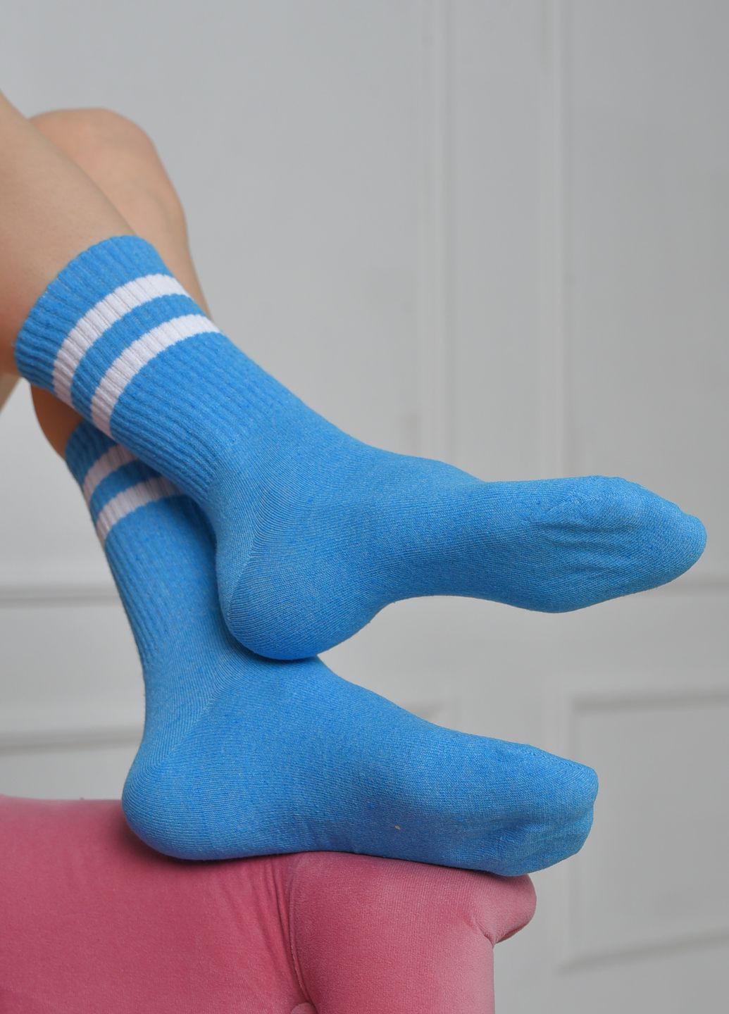 Шкарпетки жіночі високі блакитного кольору розмір 36-40 Let's Shop (273176757)