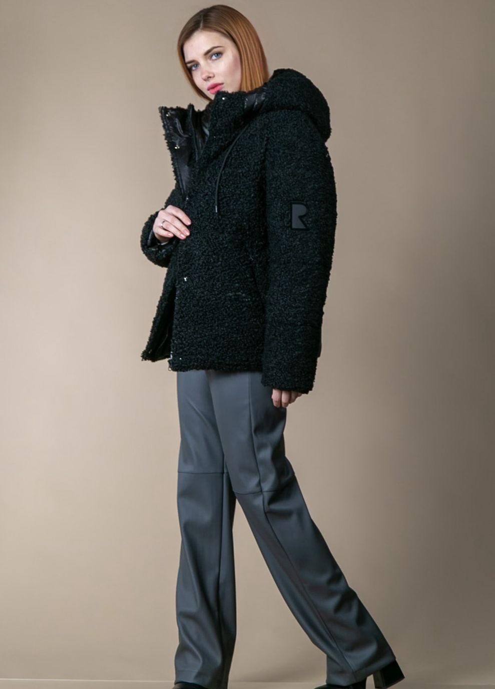 Черная зимняя куртка зимняя из эко-овчини и плащевки CHICLY