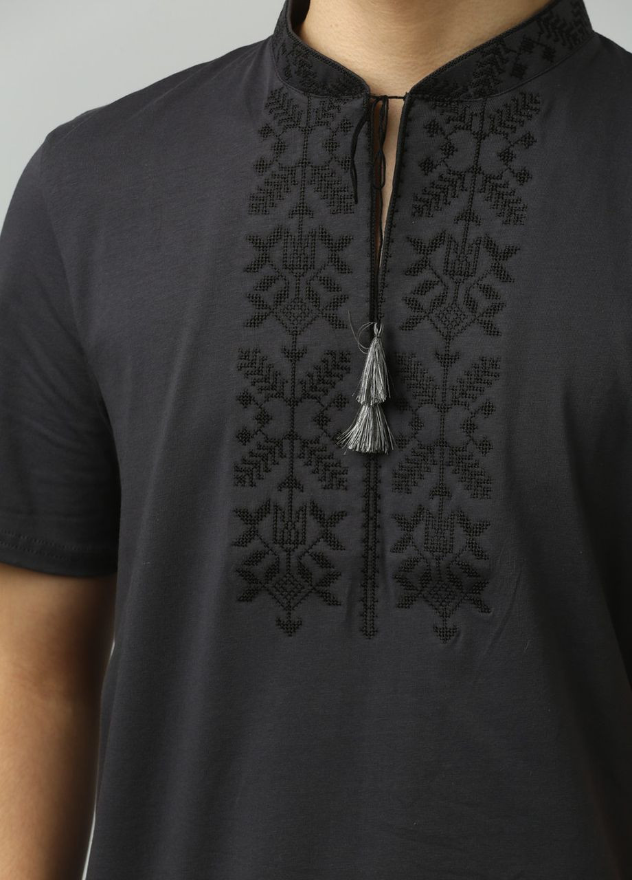 Вышитая мужская футболка в сером цвете с геометрическим орнаментом "Тризуб" Melanika (277162701)